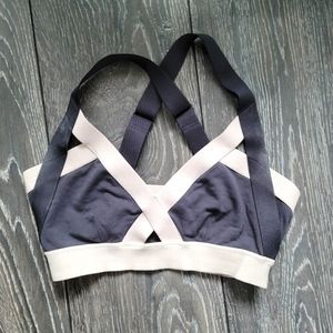Aritzia sports bra